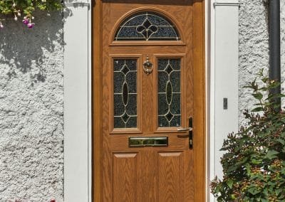 2 Panel 2 Square 1 Arch Oak Close Up